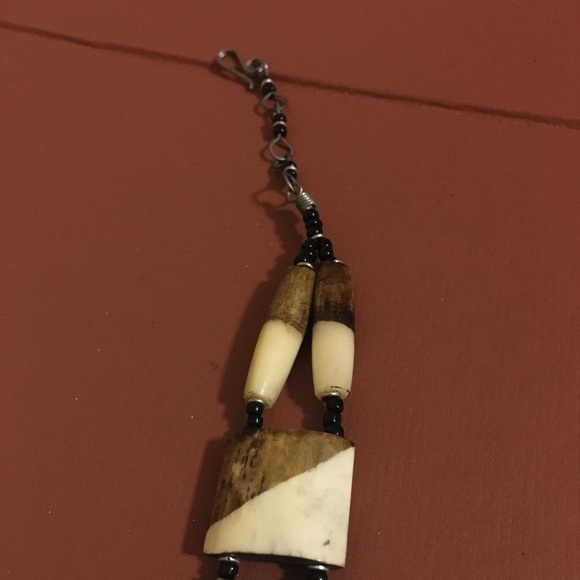 15in Glass 2 tone pieces w/Black Beads Choker - Picture 7 of 9